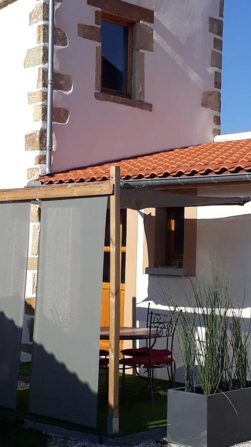 Pigeonnier Hotell Vic-le-Comte Exteriör bild